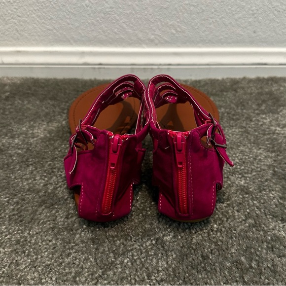 Top Moda Embellished Strappy Ankle Zip Sandals- Fuschia size 8 - Picture 4 of 5